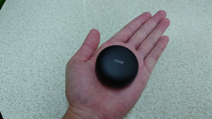 2020防疫的一年，自帶紫外線殺菌技術的耳機LG TONE Free FN6