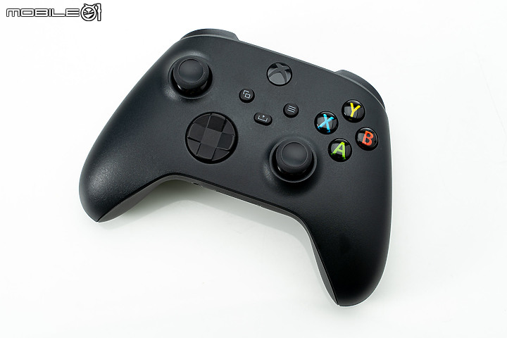 Xbox Series X | S外型開箱 小體積大效能！