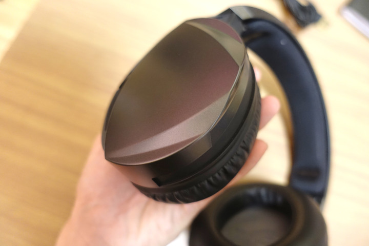 ［開箱］ 夜市耳機升級 ROG Fusion Wireless