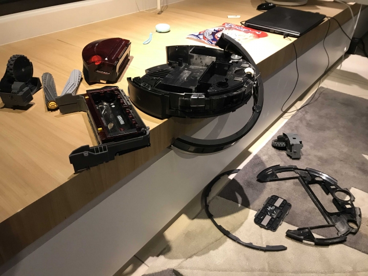 放假閒閒沒事就把iRobot 980分解保養一下