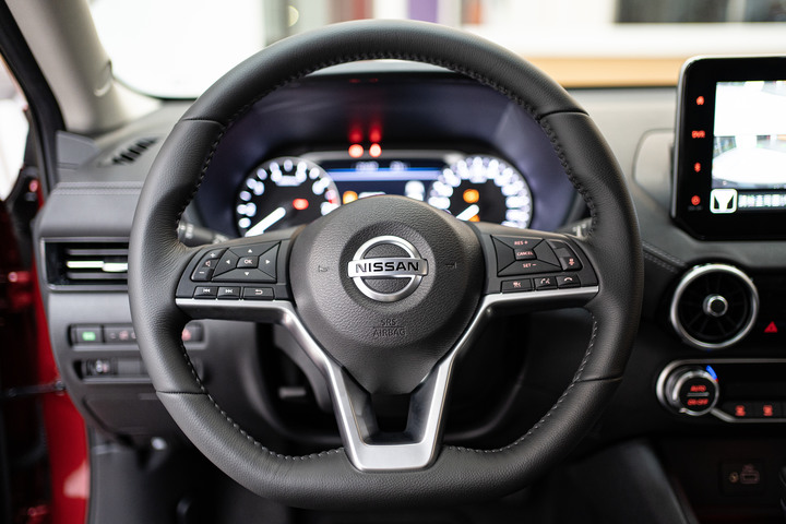 - All New SENTRA - 展示間賞車及試乘體驗分享文
