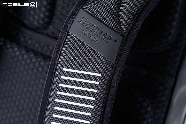 Samsonite Konnect-i 智慧背包 揮手化身科技魔法師!