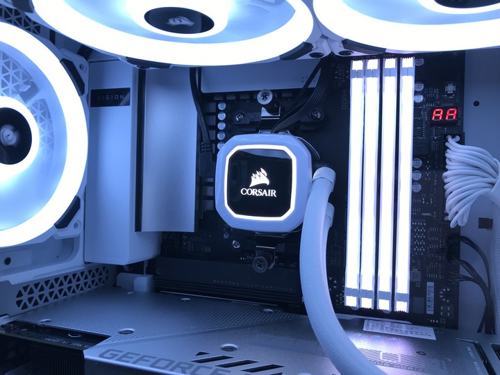【純分享】開箱技嘉RTX3080 Vision搭配純白主機