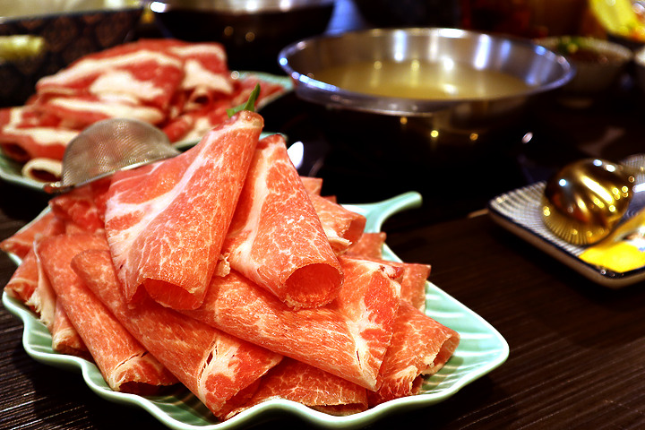 點我看大圖 新北新莊|湉寶火鍋店|五星的評價、吃到飽的份量、新鮮的食材