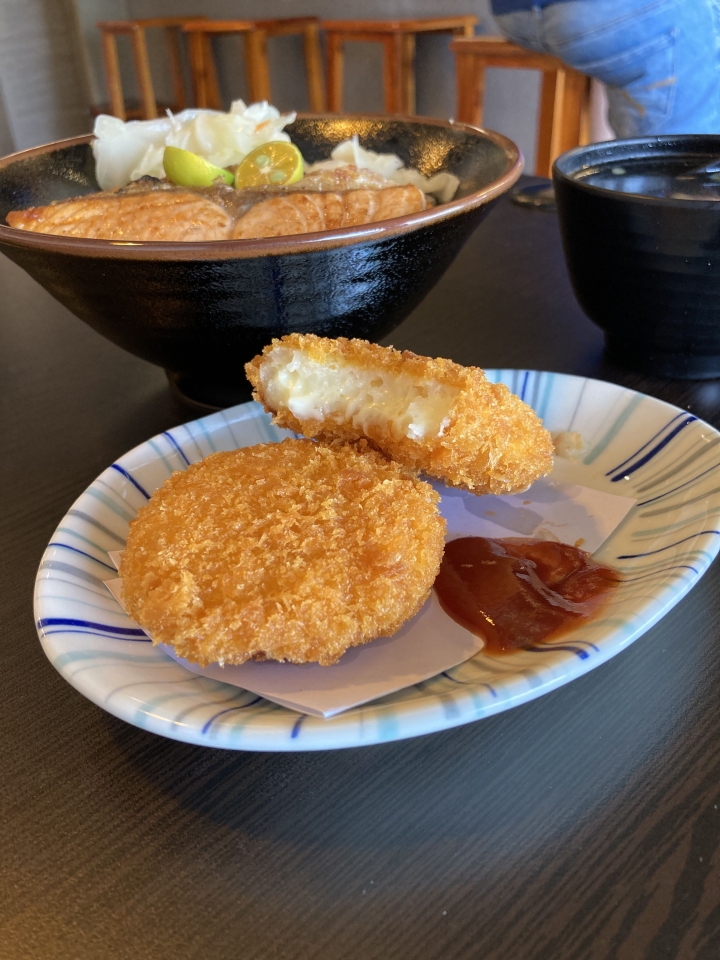 日式鮭魚丼飯
