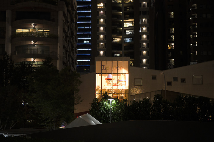 iPhone 12 Pro 夜拍對比 Nikon D850 夜拍直出