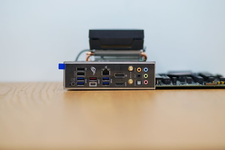 開箱(香)啦 華碩 ROG STRIX B550-F GAMING