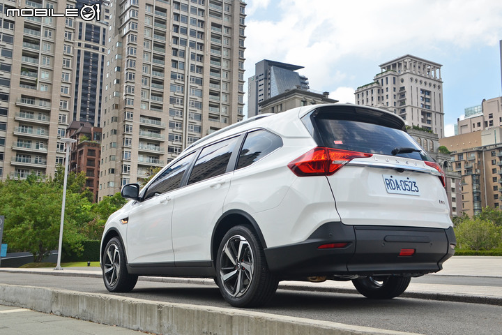 Luxgen URX 5+1 樂活智行款試駕體驗,單車直入車廂、斜坡還可當野餐桌!