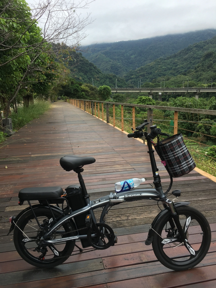 20吋大電池電動小折內灣半日遊