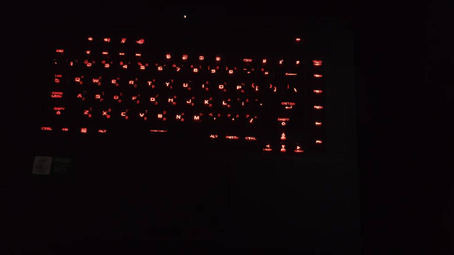 輕薄造型強悍性能,ASUS ROG ZEPHYRUS S15 GX502L 電競筆電開箱測試