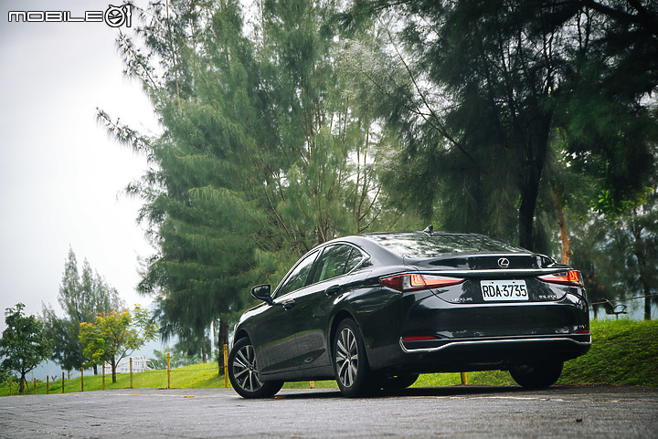 Lexus新年式ES200豪華版試駕|動力換裝 質感更添細膩