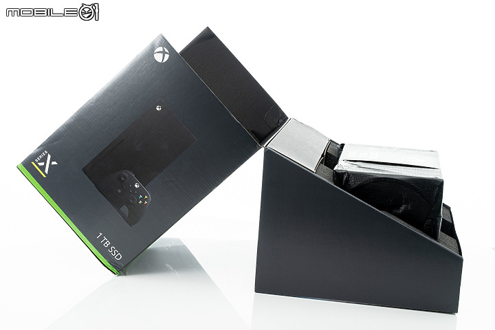 Xbox Series X | S外型開箱 小體積大效能!