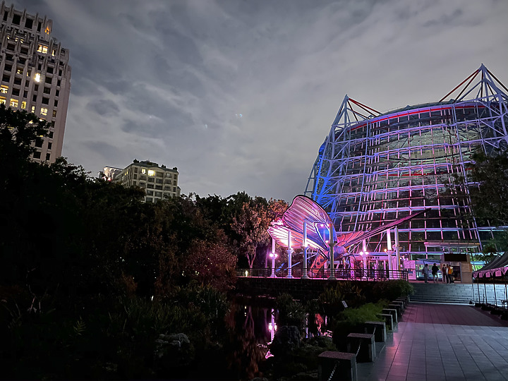 iPhone 12 Pro 夜拍對比 Nikon D850 夜拍直出