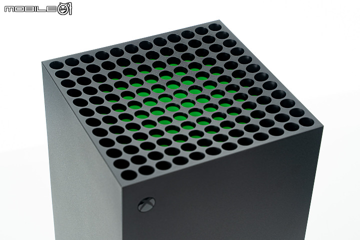 Xbox Series X | S外型開箱 小體積大效能!