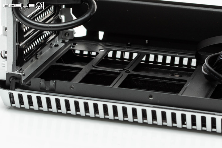把 i9-10900K/RTX 3080 塞進 ITX 機殼會怎樣?Fractal ERA ITX 系統實裝測試
