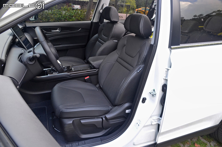 Luxgen URX 5+1 樂活智行款試駕體驗,單車直入車廂、斜坡還可當野餐桌!
