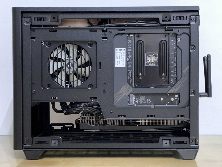《分享》CoolerMaster NR200P ITX機箱
