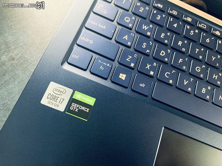 點我看大圖 重拾一抹藍天 -- ASUS ZenBook 15 UX534F