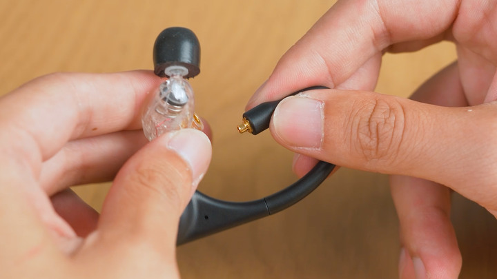 高階耳機一秒變身真無線？Shure AONIC 215 真無線隔音耳機 | 37dB隔音、環境音模式、aptX