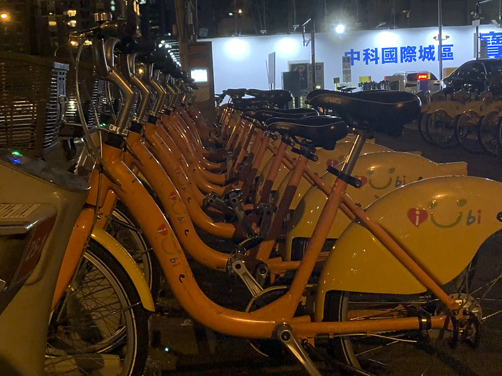 iPhone 12 Pro 夜拍對比 Nikon D850 夜拍直出