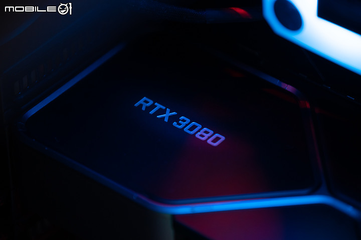 點我看大圖 豐富層次質感、改良式貫通散熱 NVIDIA GeForce RTX 3080 Founders Edition 簡測