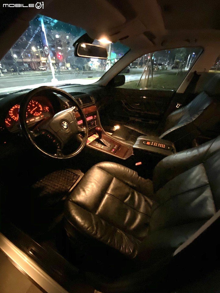 點我看大圖 【老車開箱】E38 735iL 小時候的情懷