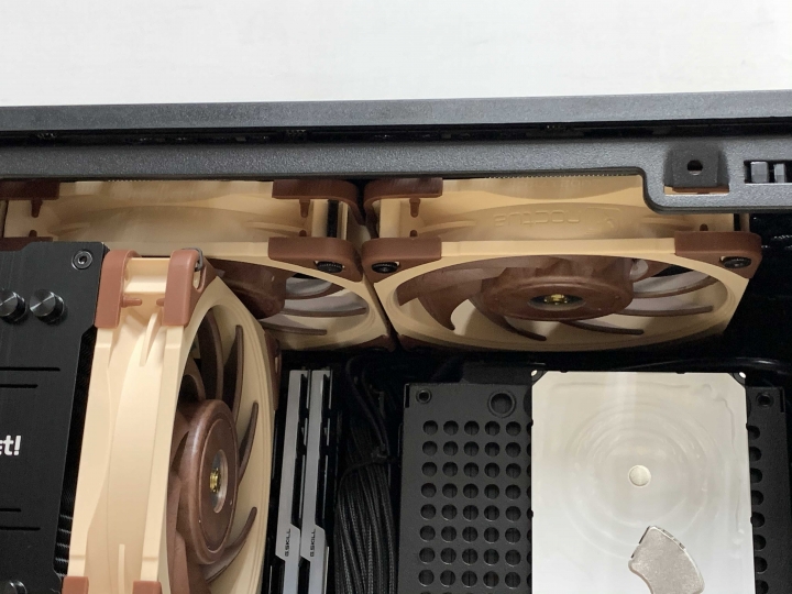 《分享》CoolerMaster NR200P ITX機箱