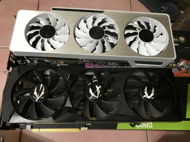 【純分享】開箱技嘉RTX3080 Vision搭配純白主機