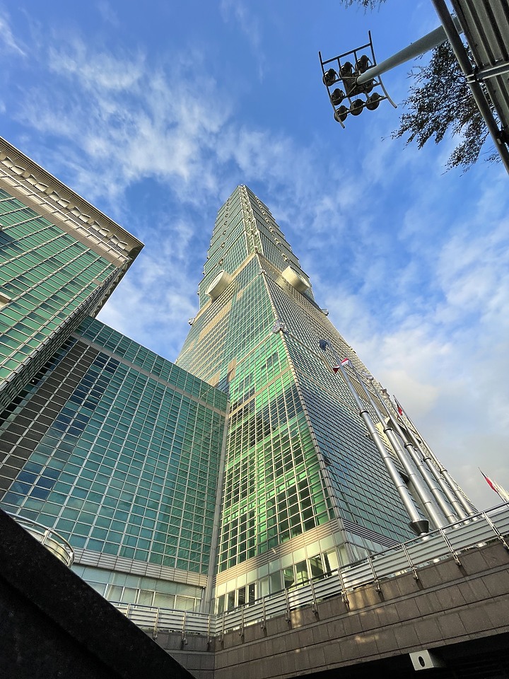 點我看大圖 【小宅開箱】iPhone 12 超美藍色 X Alto 超有質感皮革手機殼雙開箱 上篇