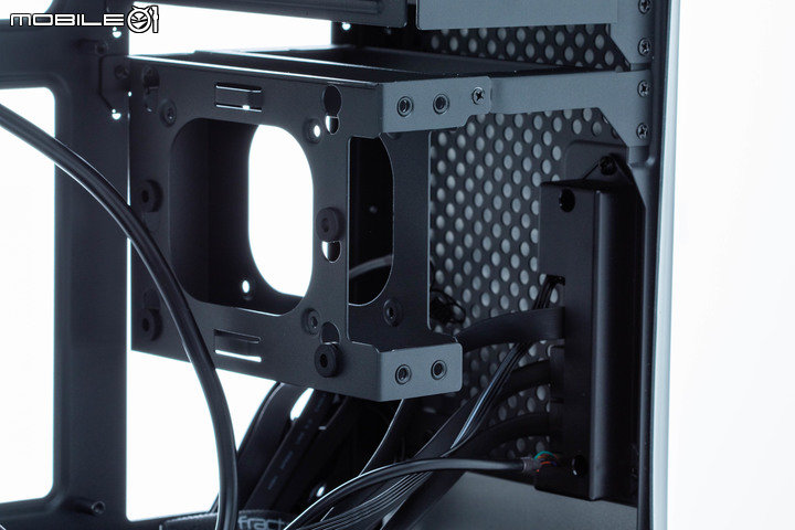 把 i9-10900K/RTX 3080 塞進 ITX 機殼會怎樣?Fractal ERA ITX 系統實裝測試