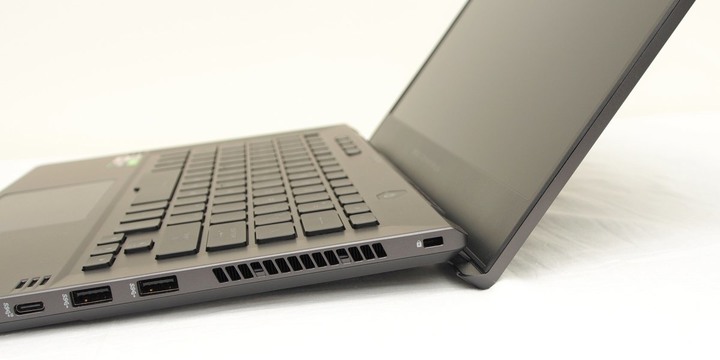 動靜皆宜 ASUS ROG Zephyrus G14 日蝕灰開箱