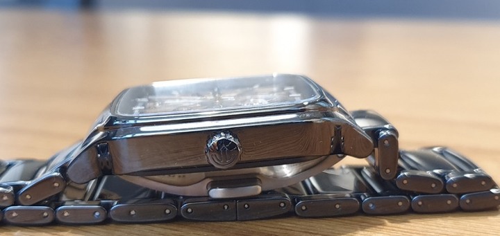 不能開票,就來開箱吧~~終於入手,Rado true square鏤空款 !
