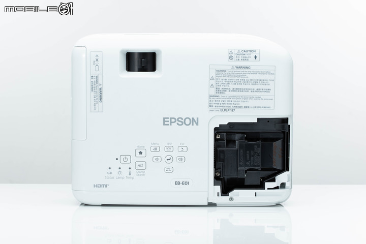 EPSON EB-E01 投影機試用 高對比高亮度在明亮場合也能看清內容