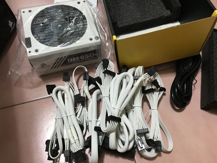 【純分享】開箱技嘉RTX3080 Vision搭配純白主機