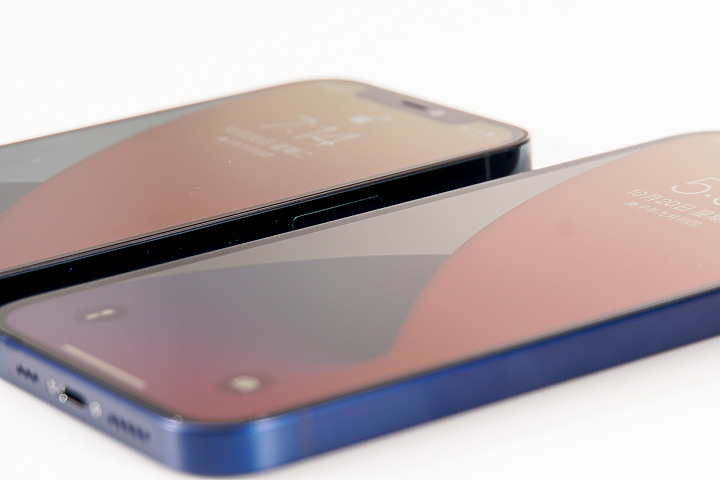 iPhone 12及iPhone 12 Pro首波動手玩 平整外型比想像中有好感度