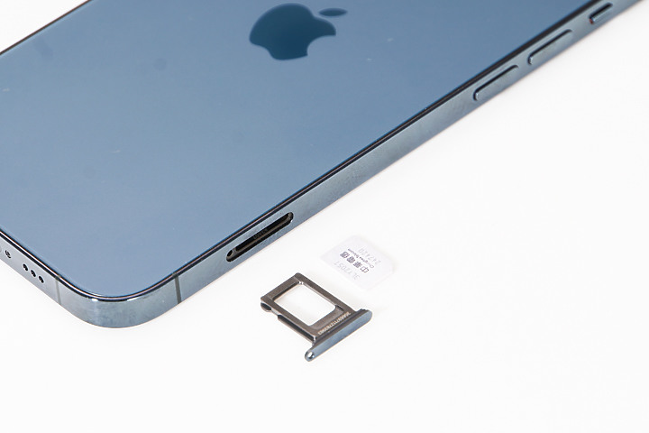 iPhone 12及iPhone 12 Pro首波動手玩 平整外型比想像中有好感度