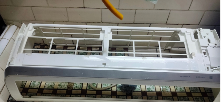 國際牌 PX28 冷氣內板怎麽拆