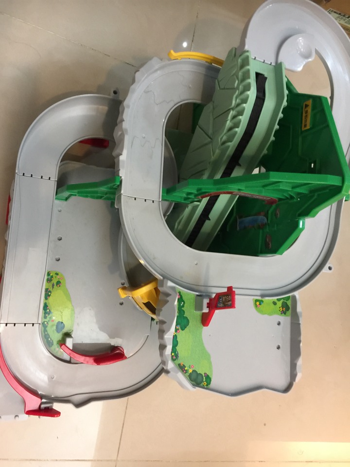 Tomica 停車塔 + 極速彎道 + 高速公路 三合一組合相關問題