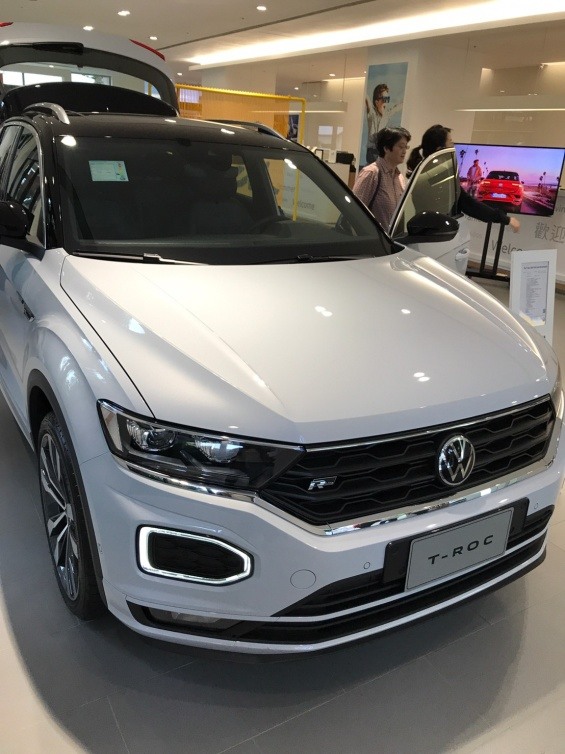 家人有T牌信仰 請教我如何拒絕Corolla Cross買T-Roc(更