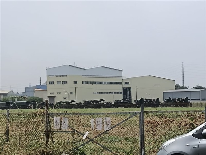 圖/準備開戰?直擊空軍搬出超殺「鷹式飛彈」高雄人驚呆了