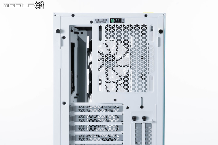 CORSAIR iCUE 4000X RGB feat. NVIDIA GeForce RTX 3090 實際裝機散熱測試