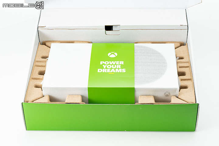 Xbox Series X | S外型開箱 小體積大效能！