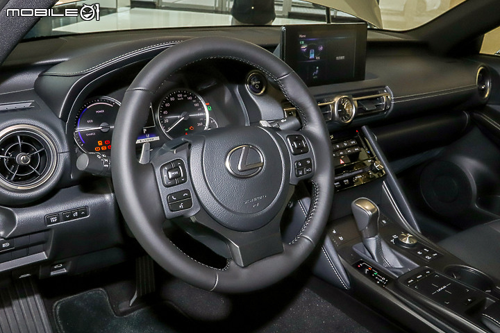 【採訪】Lexus 小改款 IS 300h 國內亮相,全面進化大幅降價 190~199 萬元開始預接單!