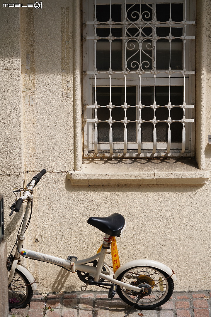 Tamron 70-300mm f/4.5-6.3 DiIII RXD (A047)最親民的望遠鏡頭