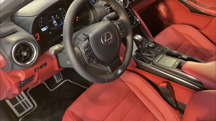 比改款前少了 40 萬元！Lexus IS 車系 12 月台灣開賣