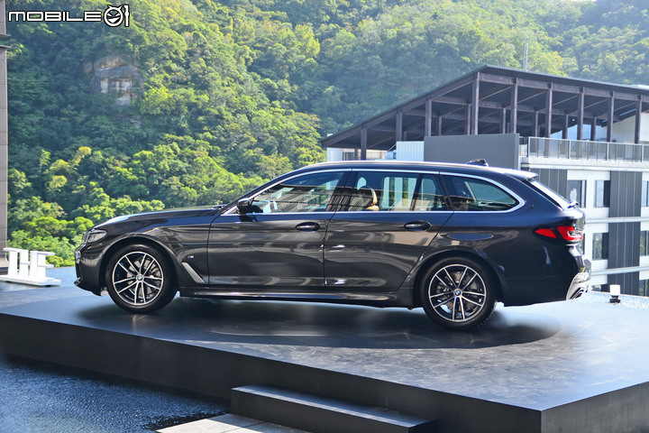 BMW 5系列小改款國內首試,集結科技、高質感與絕佳動態表現,令人傾心的豪華房車正應如此!