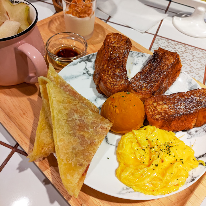 【初双双早午餐 Brunch & Caf'e】- 淡水捷運站附近早午餐