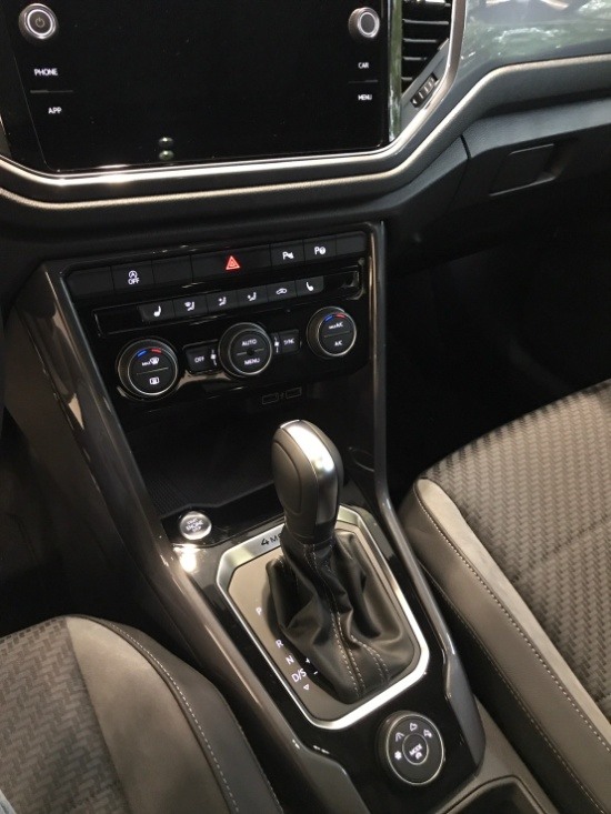 家人有T牌信仰 請教我如何拒絕Corolla Cross買T-Roc(更