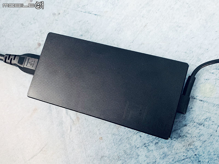 點我看大圖 重拾一抹藍天 -- ASUS ZenBook 15 UX534F