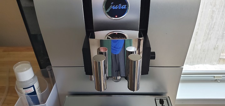 Jura Z8開箱，慢慢寫慢慢加。